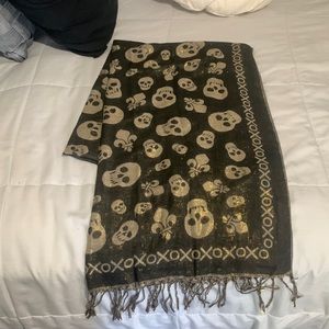 Skull scarf